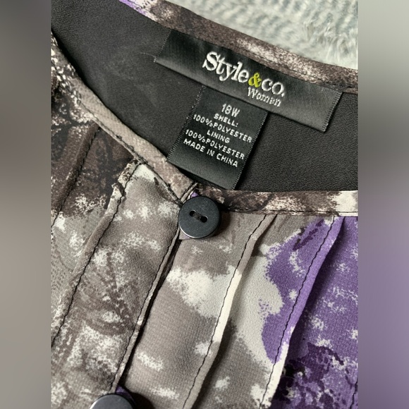 3/$10 Style & Co Woman Floral Printed Pintuck
Pleated Blouse semi sheer Size 18W - Picture 10 of 15